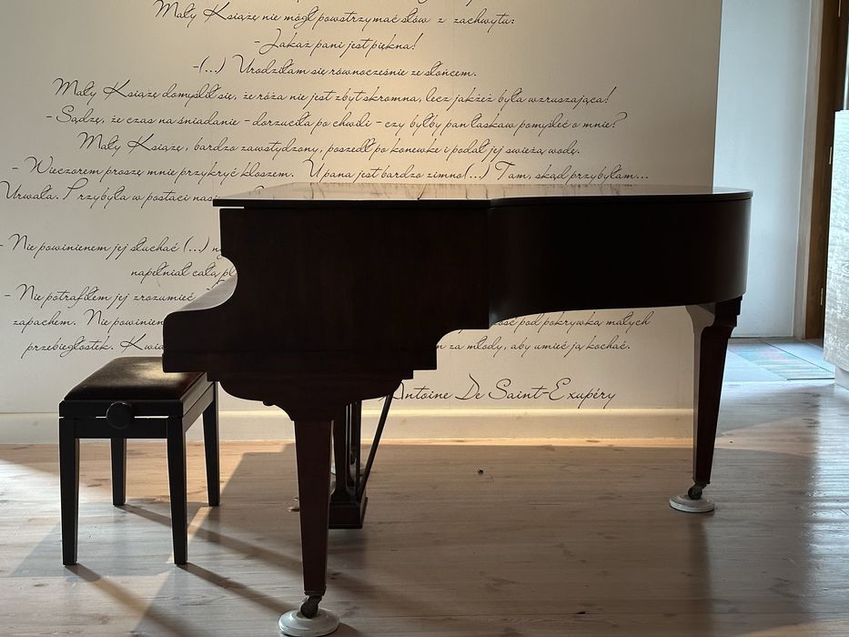 Fortepian gabinetowy CHALLEN