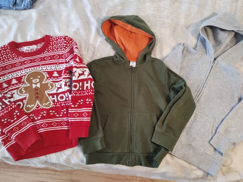 Sweterek i 2 bluzy chłopoęce r.122-128