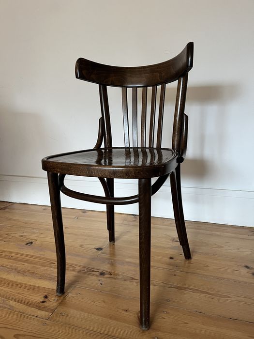 4 Cadeiras de Madeira – Bom Estado