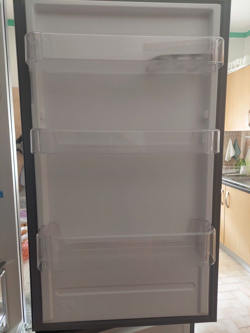 Frigorifico Combinado Indesit com garantia de fábrica