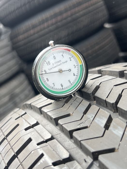 *Komplet opon 215/60/17C michelin