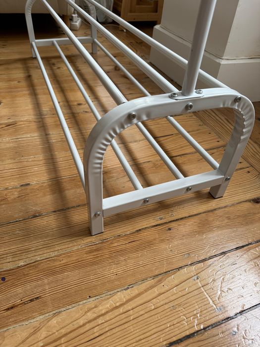 2 araras IKEA (uma com sapateira) - bom estado