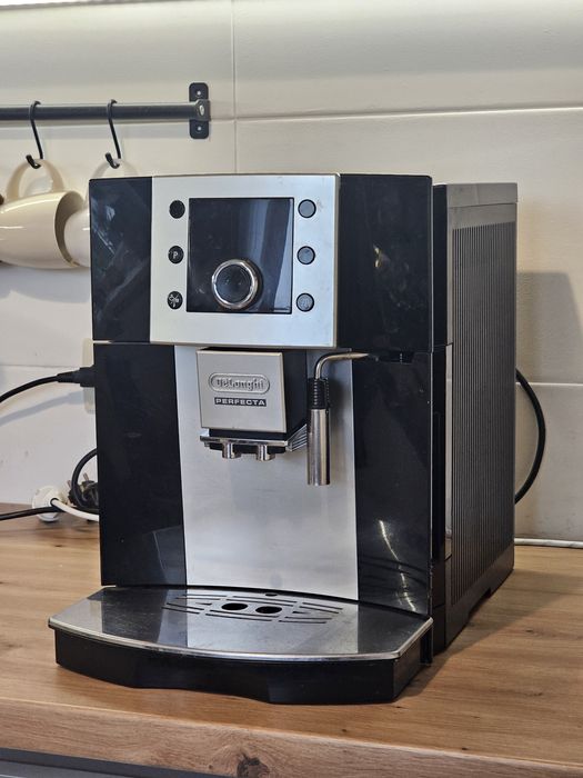 Кавомашина DeLonghi Perfecta esam 5400