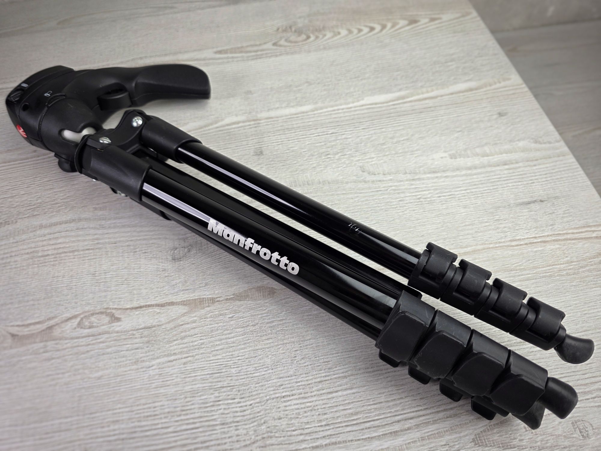 Штатив Manfrotto Compact Action (MKCOMPACTACN-BK)
