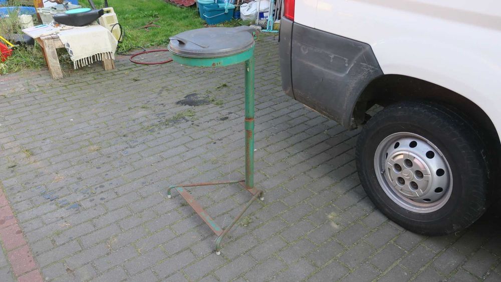 Stojak kosz pojemnik na śmieci