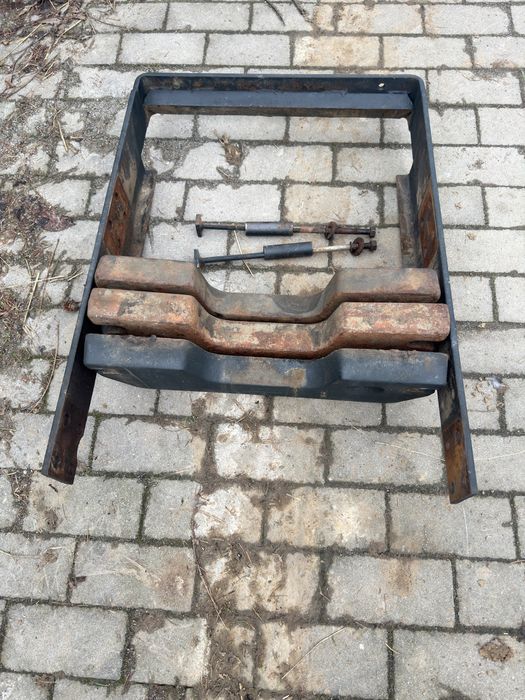 Ramka obciążników bez obciążnikow  Zetor 7745