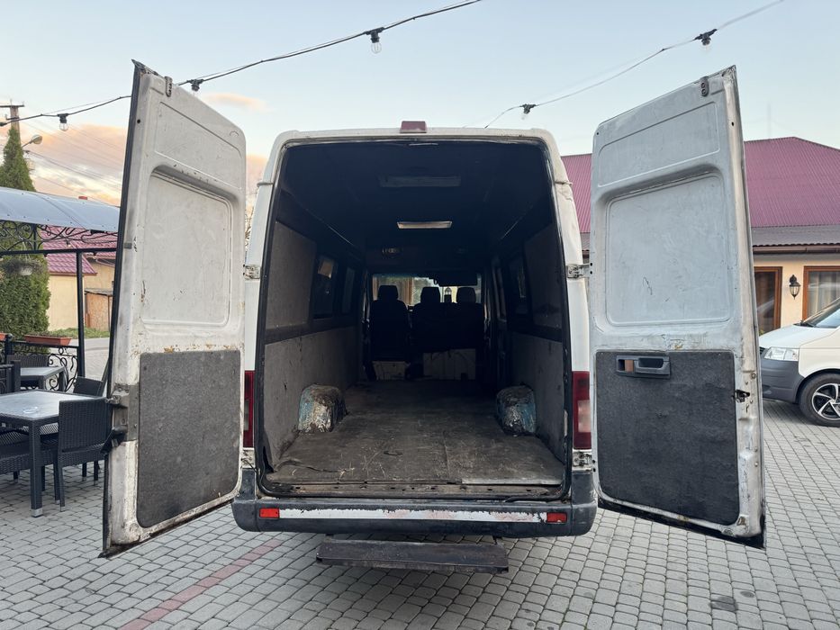 Mercedes Benz Sprinter 8+1