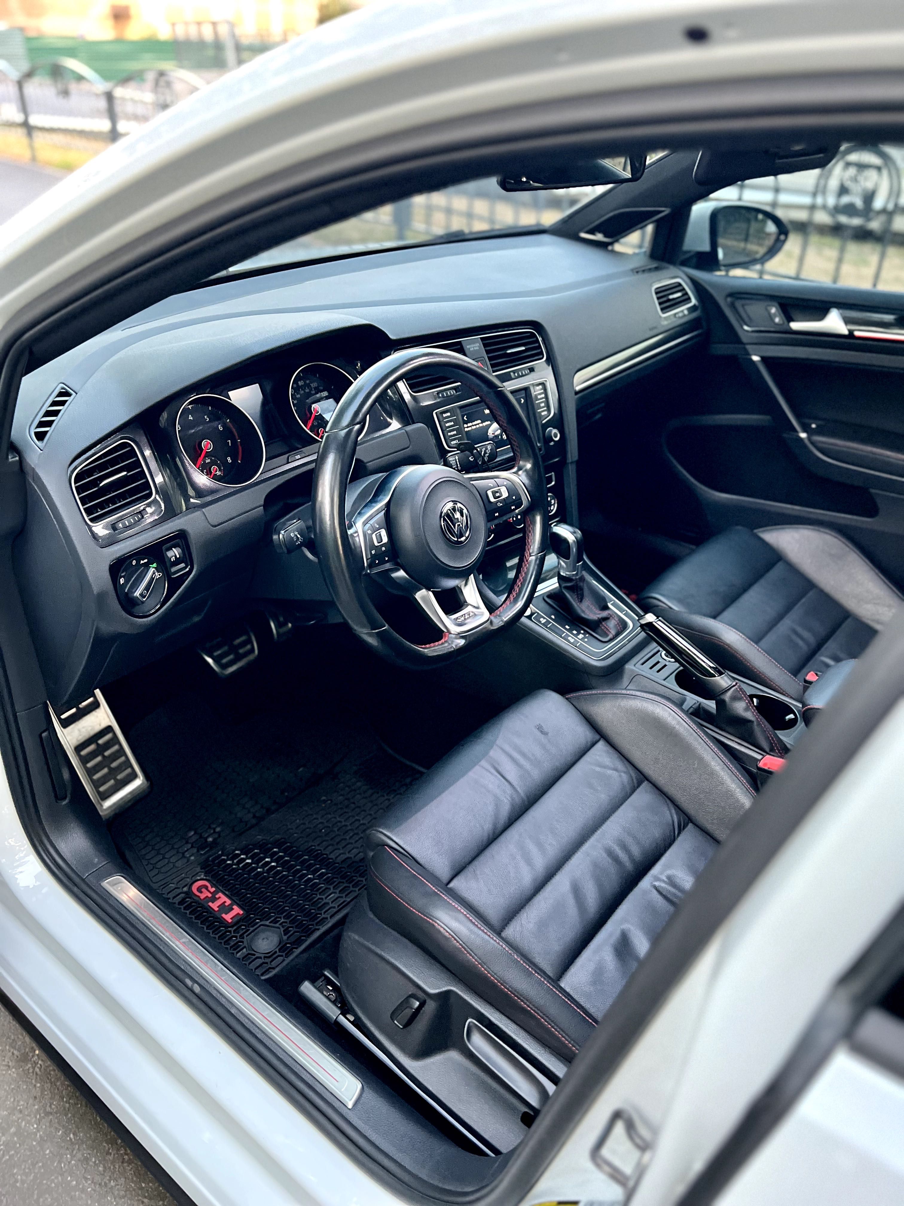 Volkswagen Golf 7  GTI Performance