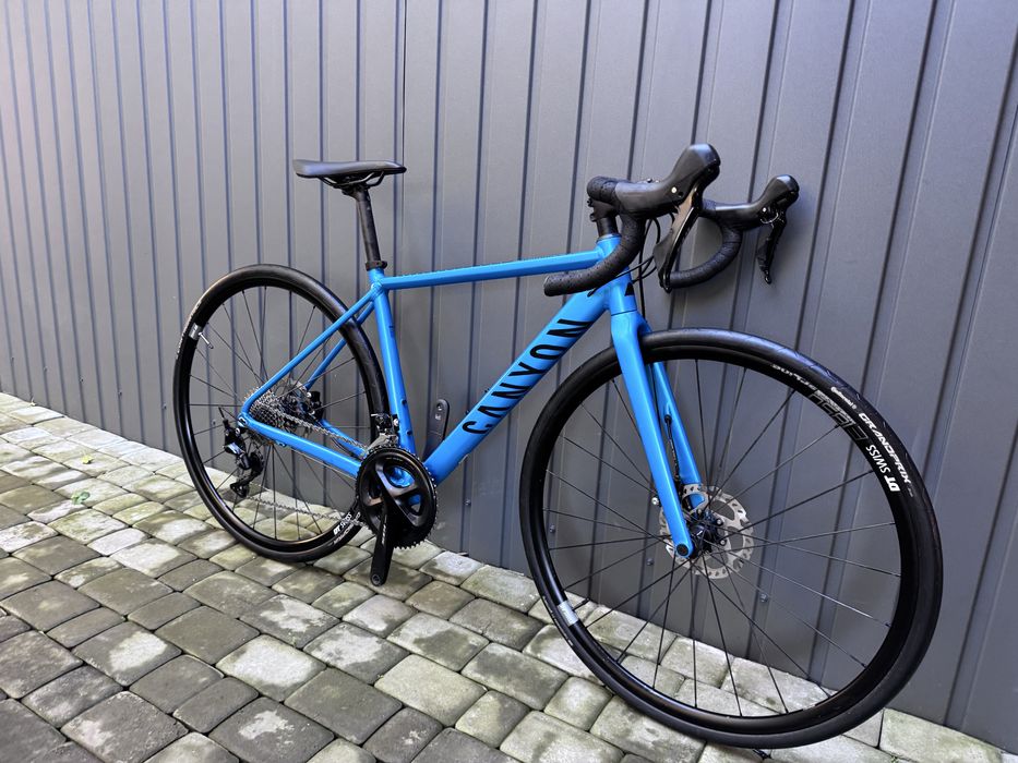 Canyon Endurace AL 7. Shimano 105 R7000.DT Swiss E1850 Spline Disc. XS