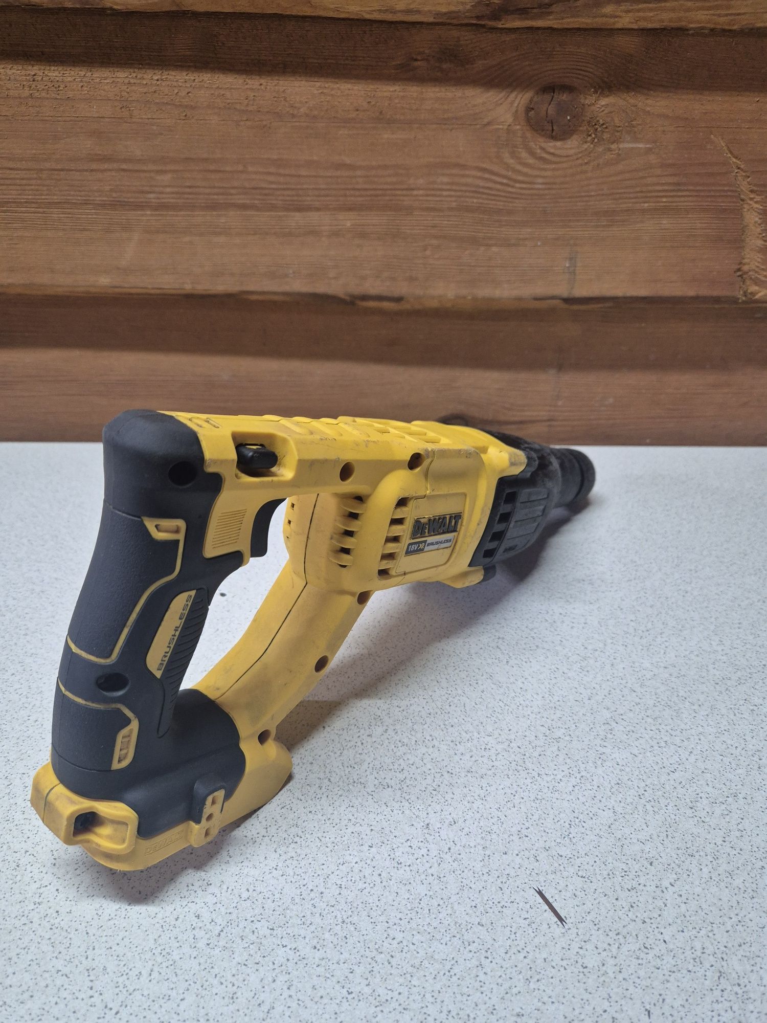 DeWalt Młotowiertarka SDS  DCH033