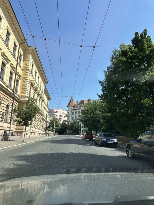 Для 2х—3-х дівчат студенток,вул Університетська, поруч ЧНУ, ОНЮА, БДМУ