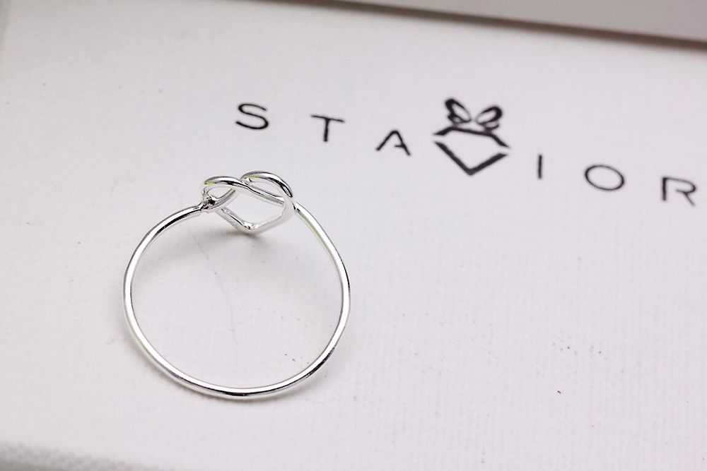 srebrny pierścionek staviori