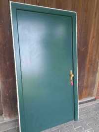 Drzwi wejściowe drewniane zewnętrzne