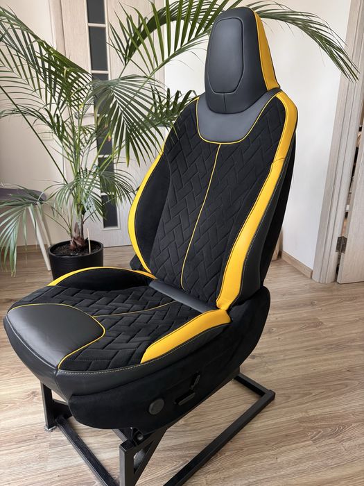 Офісне крісло зроблене з сидіння Tesla model S офисное кресло