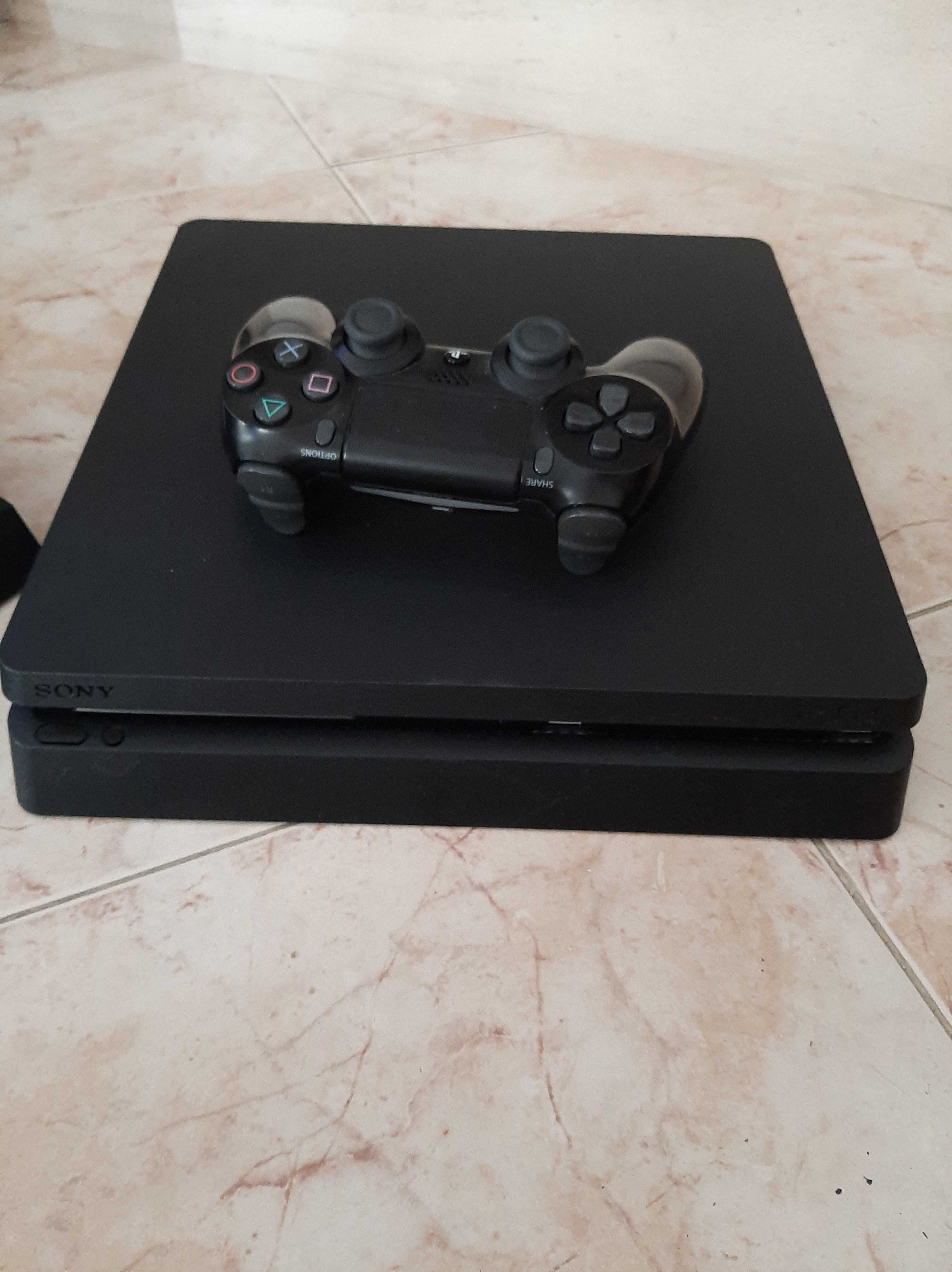 2 playstation4 + 3 comandos + 3 jogos e volante thrustmaster t80