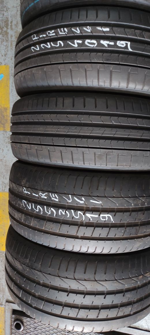 Pneus 225/40/19 e 255/35/19 semi novos