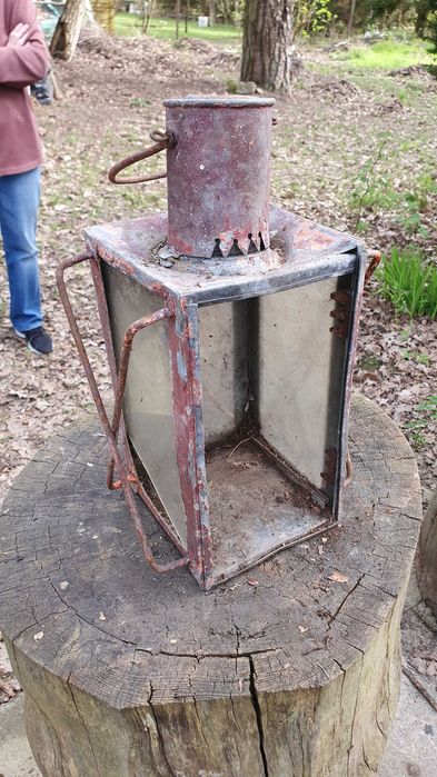 Stara lampa latarnia na świeczkę