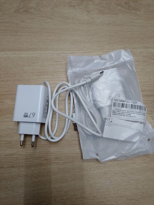 Carregador de telemóvel universal