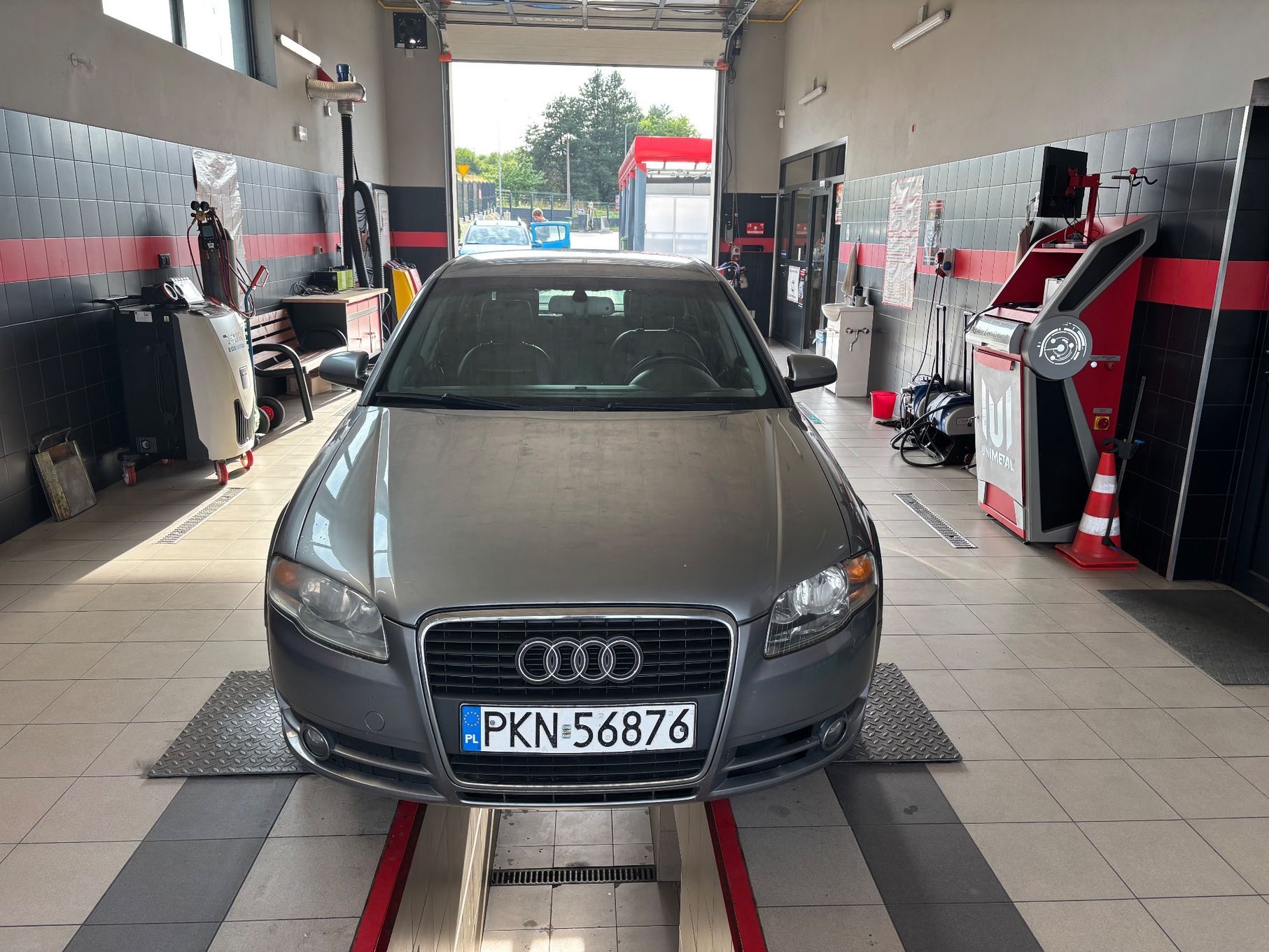 Audi A4 2.0TDi automat przebieg 294tys.km udokum.skóra navi
