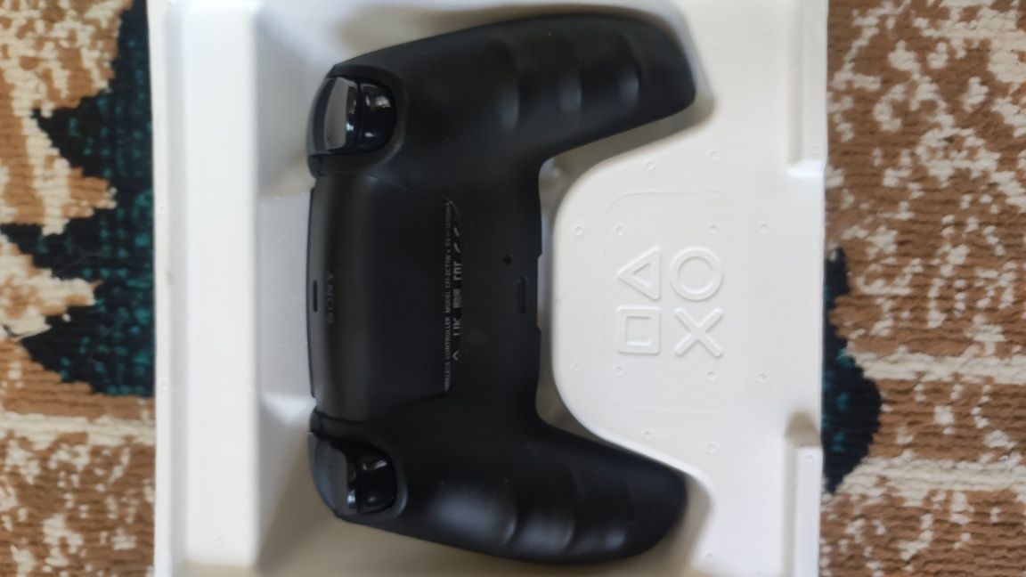 Продам джойстик PS 5 майже новий