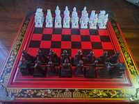 Шахи, шахмати подарункові. Старовинні шахи з дерева