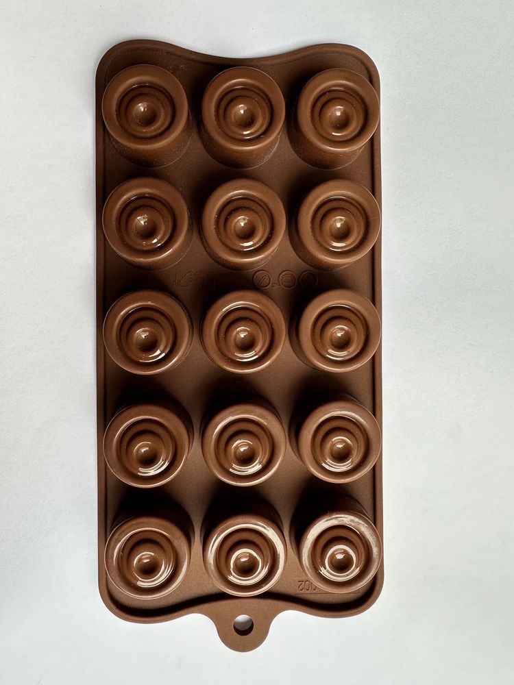 moldes em silicone para chocolate