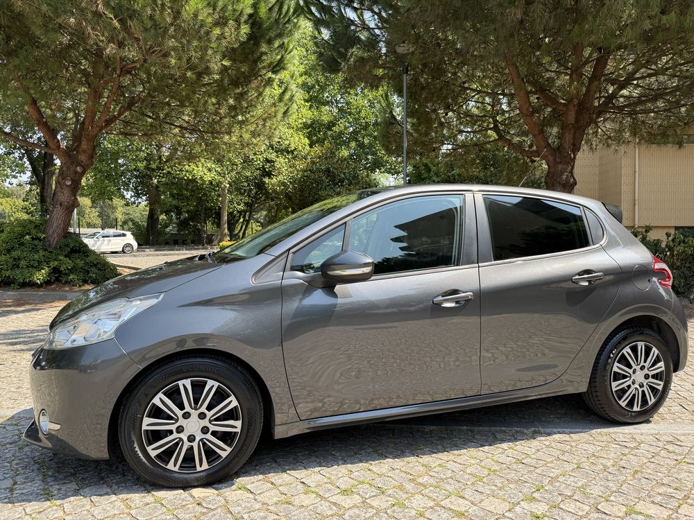 Peugeot 208 Caixa Automática
