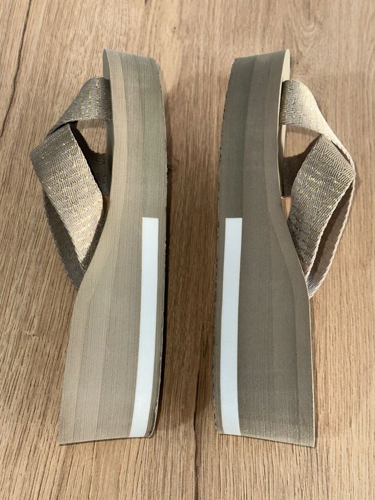 Klapki na koturnie damskie Tommy Jeans Hilfiger r.39 24,5 cm