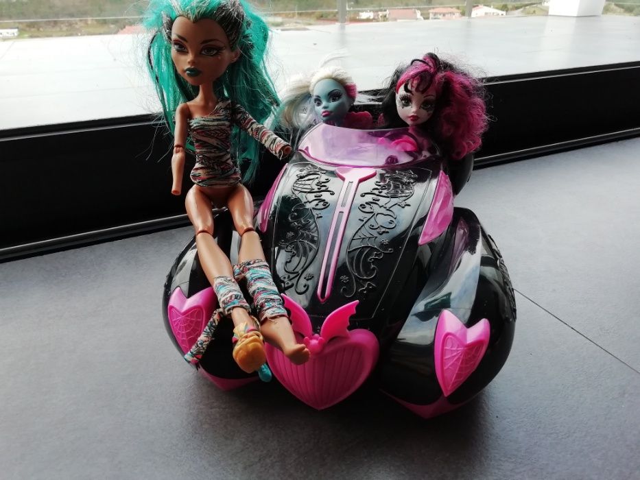 Carro da Draculaura - Monster High - Oferta 2 Bonecas