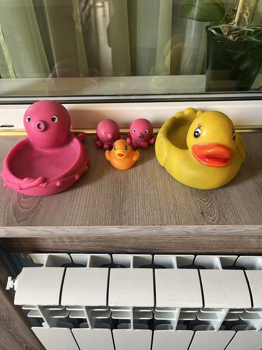 Продам резиновые игрушки