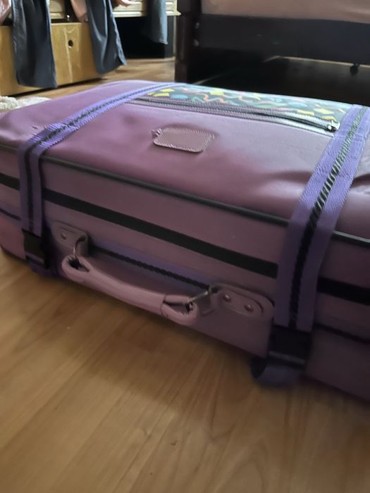 Чемодан оригинальный