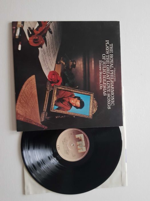 Royal Philharmonic Play the Great Love Songs of Julio Iglesias LP*3257