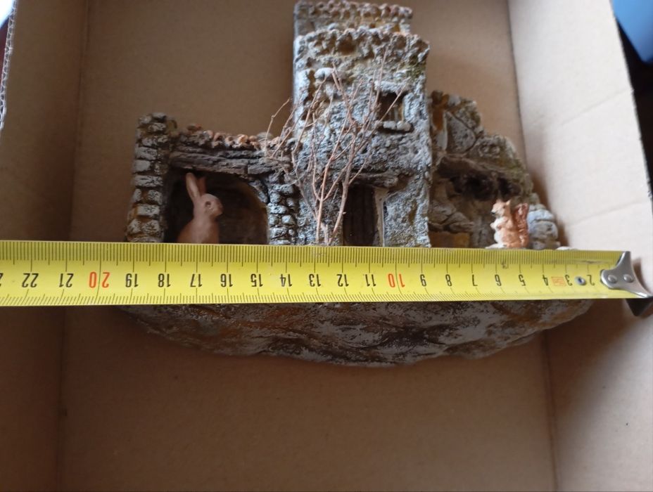 Casa rústica miniatura para expor em parede