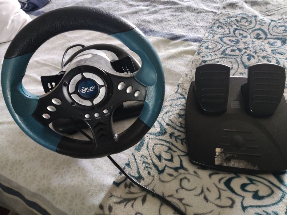 Volante e pedais PS2