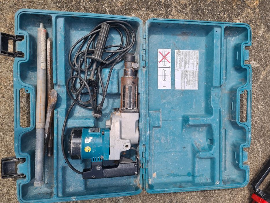 Młot wyburzeniowy makita hr 3850b