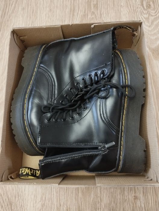 Ботинки жіночі осінні доктор Мартінс розмір 39