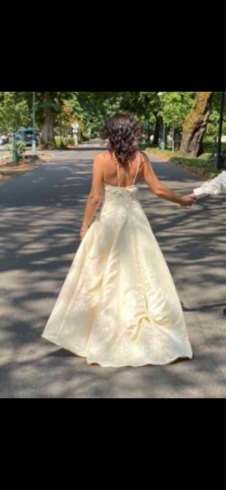Весільна сукня, атлас