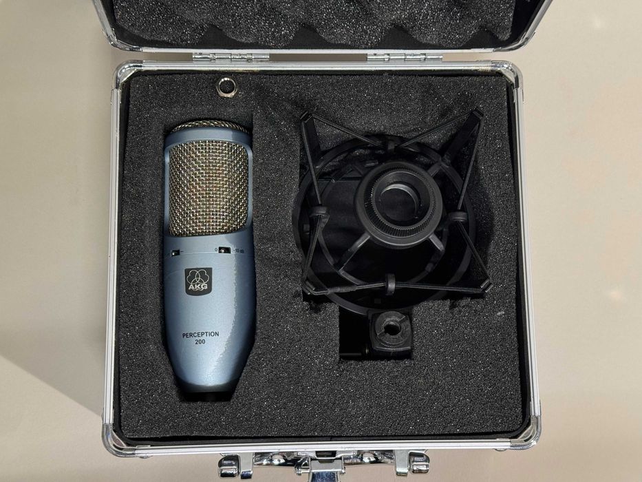 Mikrofon pojemnościowy AKG Perception 200