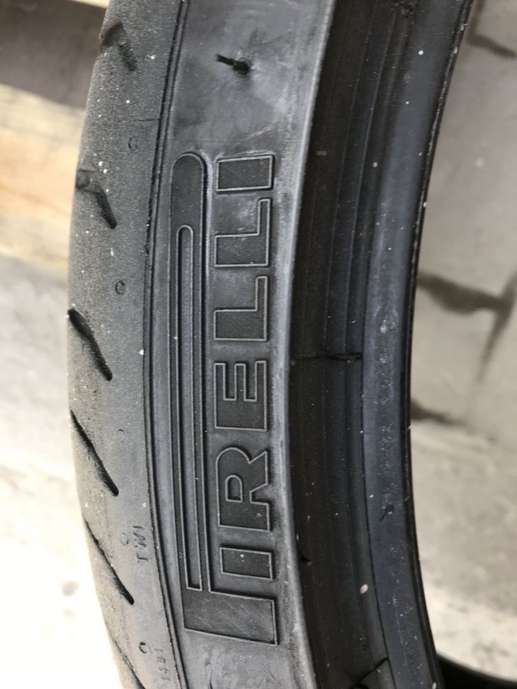 Pirelli 245/35r20 комплект резина шини б/у склад оригінал літо