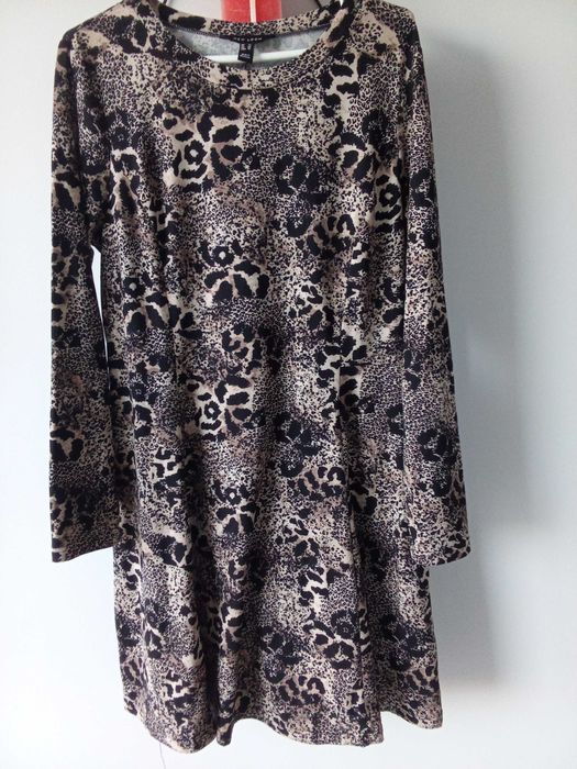 Super sukienka trapezowa News LOOK 42