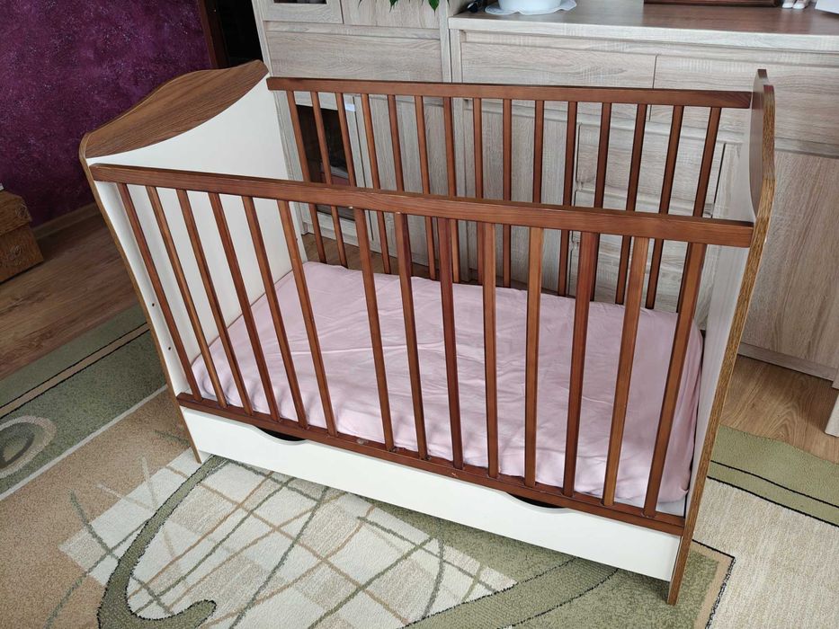 Łóżeczko dziecięce z szufladą