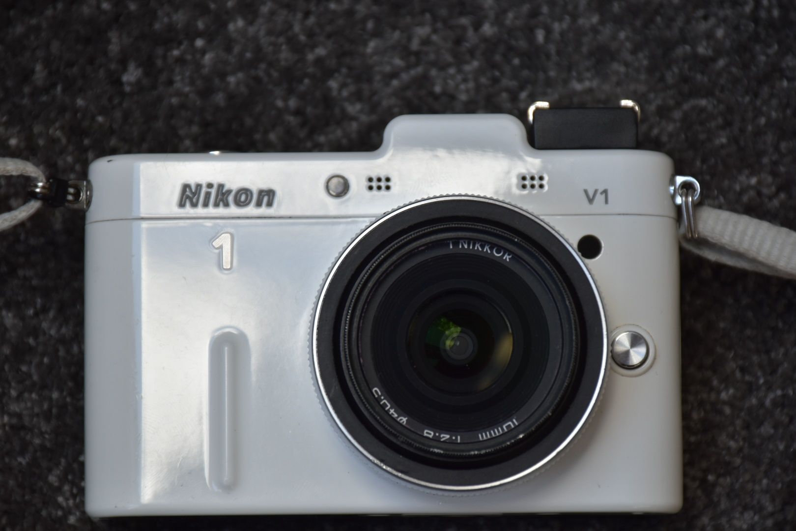 Zestaw aparat Nikon 1V1 + obiektywy