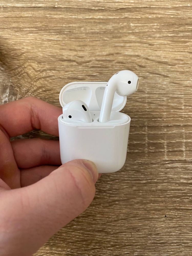 Навушники Air Pods 2 (оригінальні, в хорошому стані)