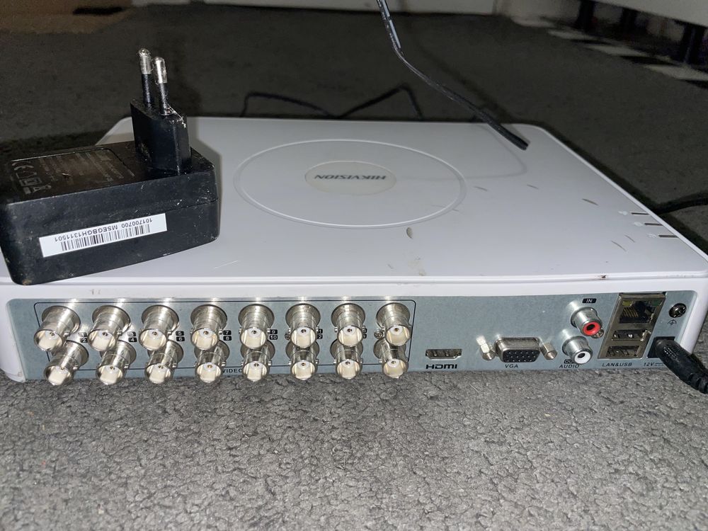 Rejestrator hikvision 16-kanałowy