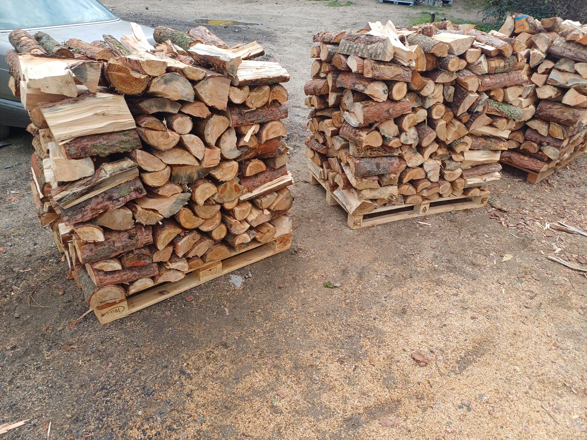 Drewno kominkowe opałowe SOSNA porąbane na paletach dowóz transport