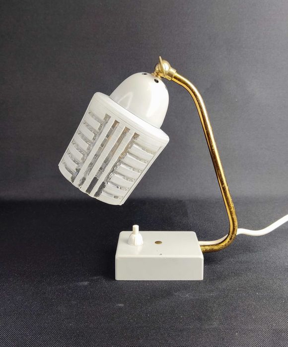 Lampka nocna metalowa z kloszem szklanym - lata 60 - stan bardzo dobry