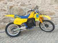 Suzuki 125  vintage de 1984