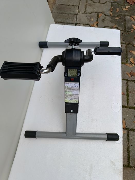 Rower rehabilitacyjny Russka T-1400 OSO mini do ćwiczeń rąk i nóg


--
