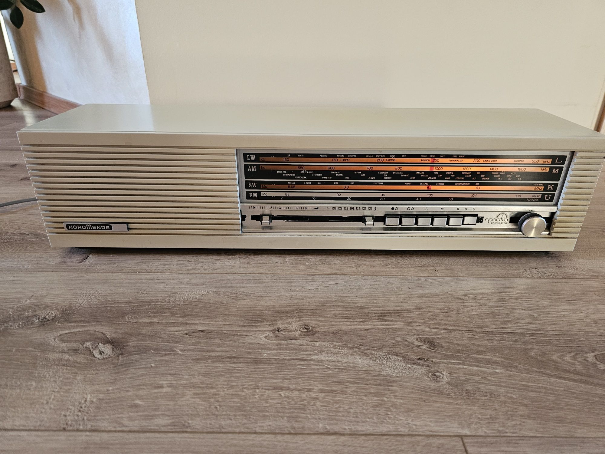 Nordmende spectra phonic 4005 radio