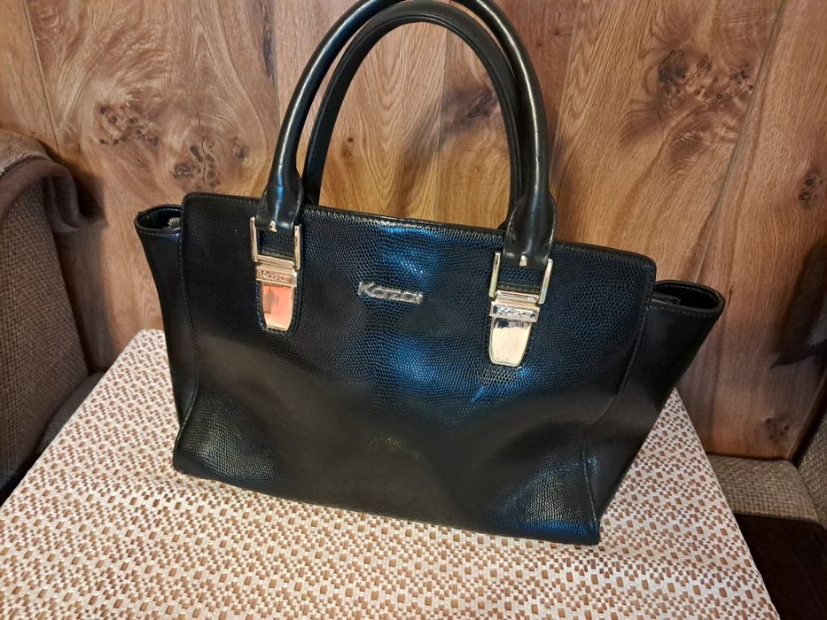 Torebka Kazar czarna lakierowana pojemna